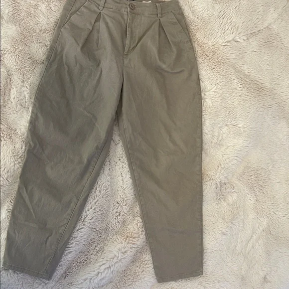 BCBGeneration High Rise Barrel Leg Khakis - Picture 6 of 7